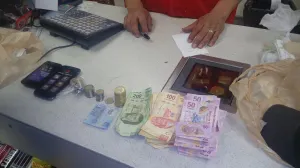 Caen presuntos asaltantes Oxxo de colonia San Pedro