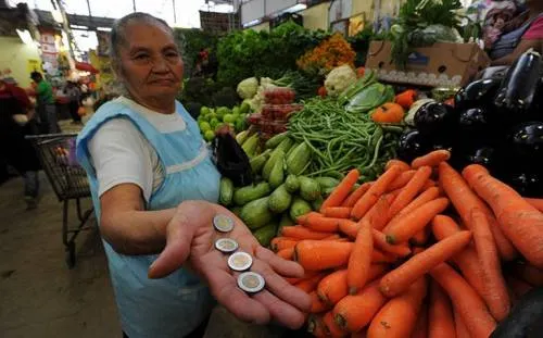 Senado busca salario mínimo de 176.72 pesos para todo el país a partir de 2019