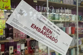 Secretaría de Finanzas embarga Plaza Dorada; locales continúan operando