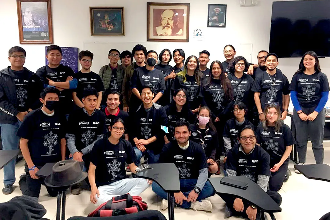 Buap Cometa C2022 E3 Ztf