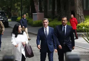 Del Gabinete de Tony Gali y las razones para posponer su anuncio