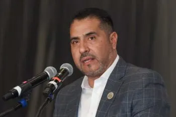 Purga contra trabajadores de la SEP, con el aval del líder del SNTE 23