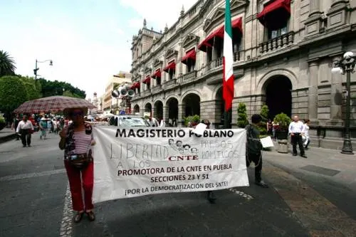 CNTE y la UPVA se manifiestan en la capital contra reforma Educativa