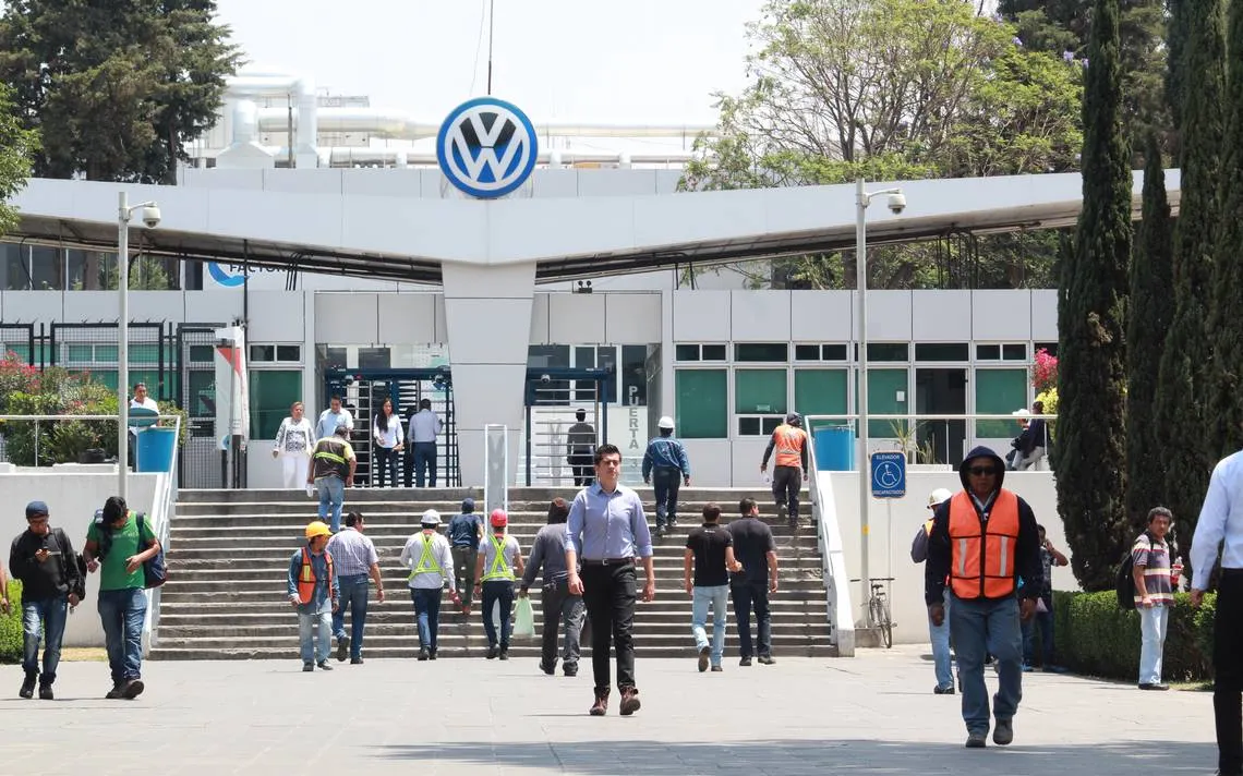 Se tensa la relación laboral entre Volkswagen de México y sus trabajadores