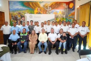 Entrega gobierno de Texmelucan inventivos económicos a bomberos