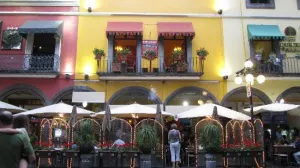 Ofertan restaurantes poblanos paquetes para recibir el 2017