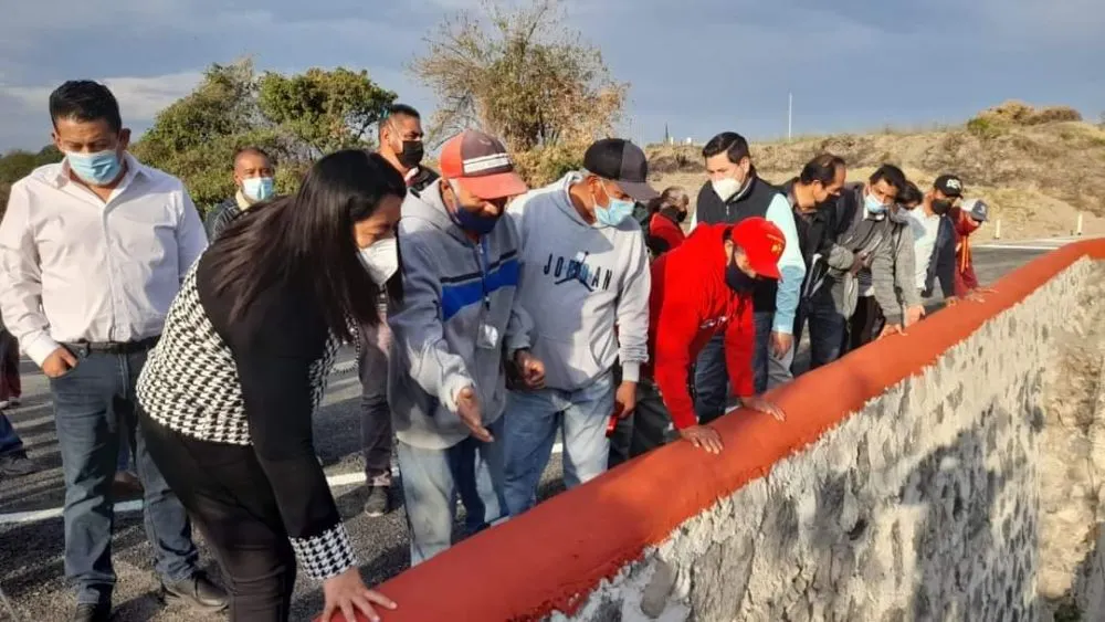 Ariadna Ayala entrega rehabilitación de puente prioritario en la zona oriente