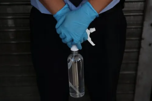 Fed mantiene tasas cerca de cero y ve riesgos persistentes del coronavirus