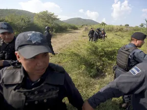 Capturan a alcalde de Cocula y a policías por caso normalistas
