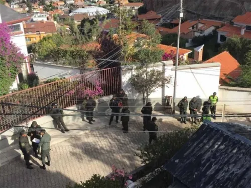 Bolivia niega hostigamiento en embajada de México; ‘somos respetuosos’, dicen
