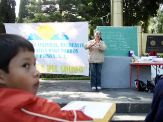 Cierran la única escuela para sordos en Puebla por falta de apoyo oficial