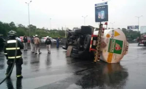 Vuelca pipa en Periférico Norte