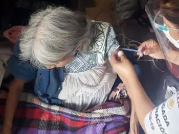 Abuelita muere 15 minutos después de aplicarse vacuna contra Covid-19 en Hidalgo