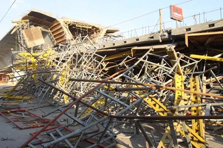 Colapsa puente del Viaducto: No reportan lesionados