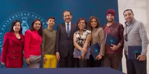 Trabajar unidos y con visión institucional, orienta Esparza Ortiz