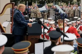 Trump vincula guerra con Irán al 11-S y advierte: “Nunca tendrá un arma nuclear”