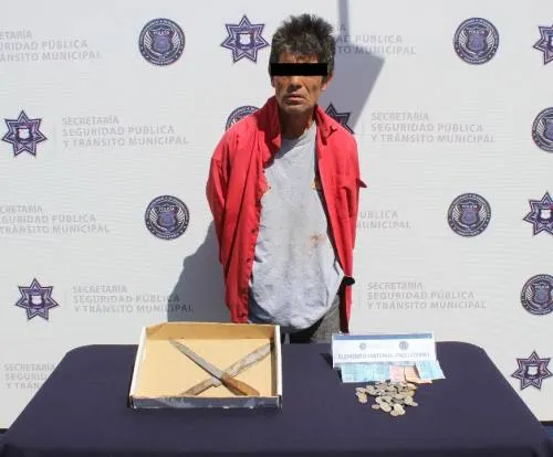 Arrestan a un hombre por robo a transporte público