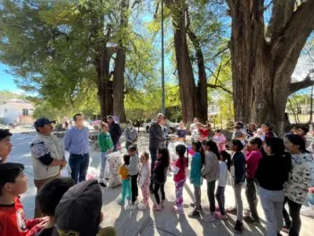 Regidores poblanos entregan juguetes para ayudar a los Reyes Magos