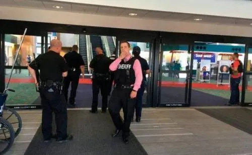 Agreden a policía del aeropuerto en Michigan