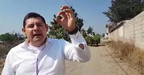 Armenta exhibe condiciones en las que se encuentra el municipio de San José Chiapa