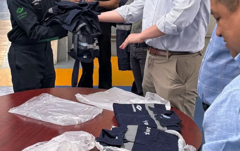 Estrella Roja entrega uniformes e incentivos a estudiantes duales del Conalep
