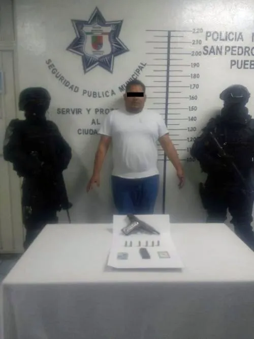 Detiene policía de San Pedro Cholula a sujeto por portación de arma de fuego
