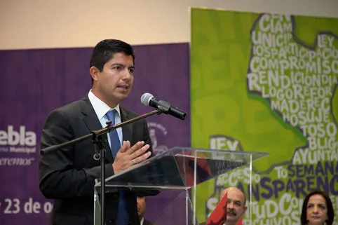 Eduardo Rivera asiste a Semana de la Transparencia