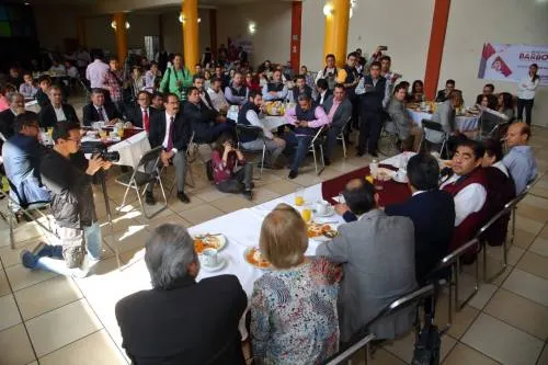 Barbosa garantiza a empresarios que se acabarán privilegios y persecuciones contra este sector