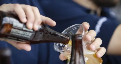 Normatividad encabeza operativos para inhibir venta de bebidas alcohólicas en la calle