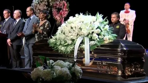 Así… el adiós de ‘El Príncipe de la Canción’ en México