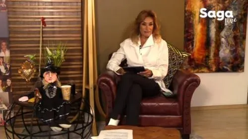 “Otra imbécil”; Adela Micha le responde a “La Mars” con sarcasmo