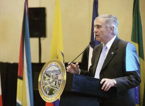 Gobierno argentino define como técnicamente imposible reflotar submarino