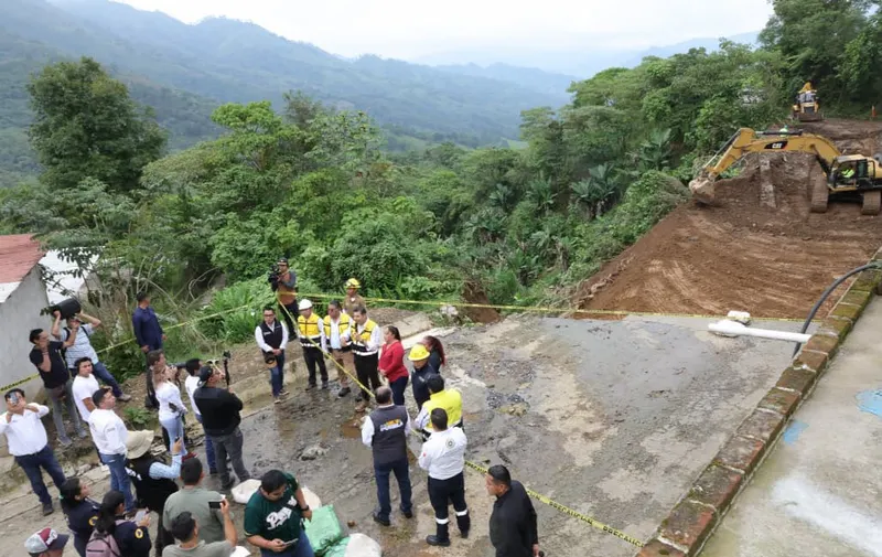 Gobierno de Puebla acelera recuperación de caminos tras lluvias en la Sierra Norte