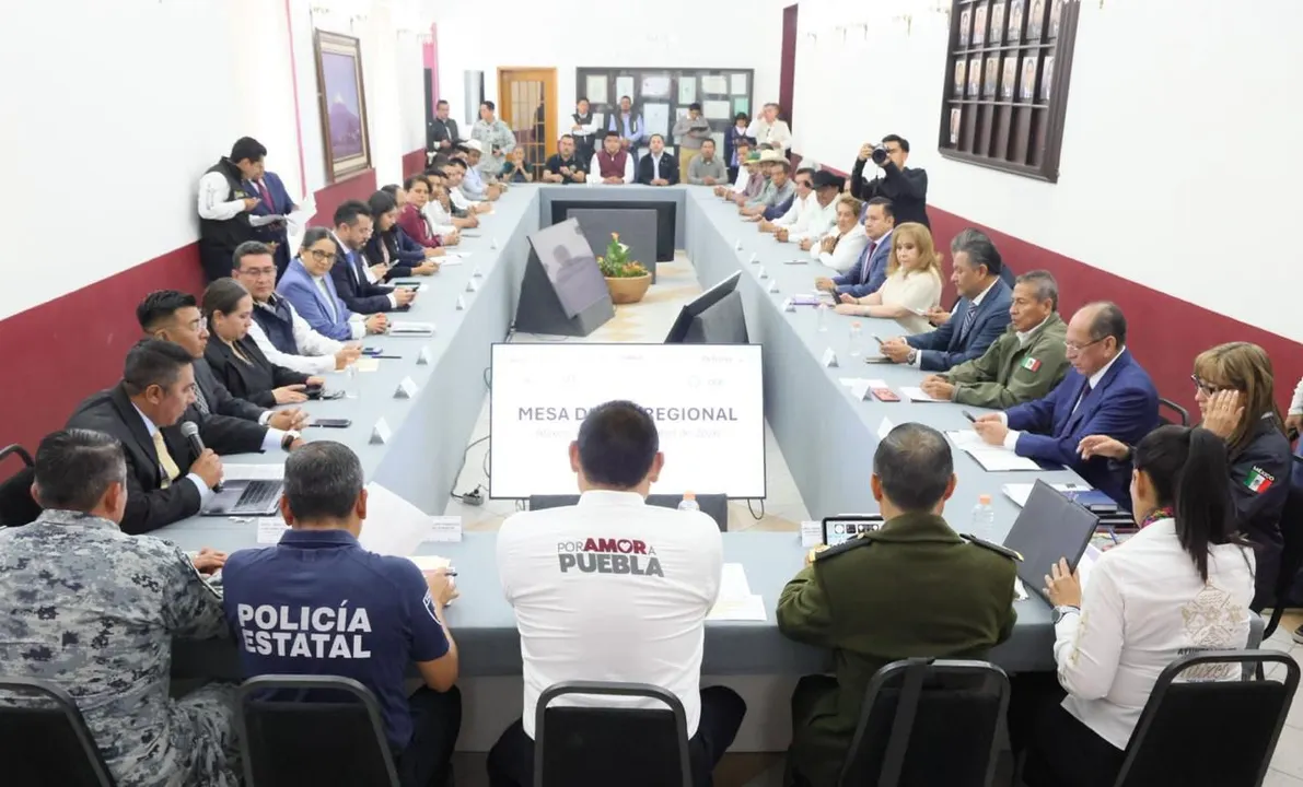 Armenta llama a reforzar seguridad y uso de tecnología en municipios de Puebla