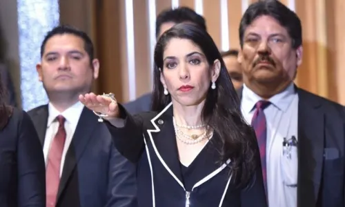 Fiscal de Veracruz admite ser prima hermana de operadora de Los Zetas