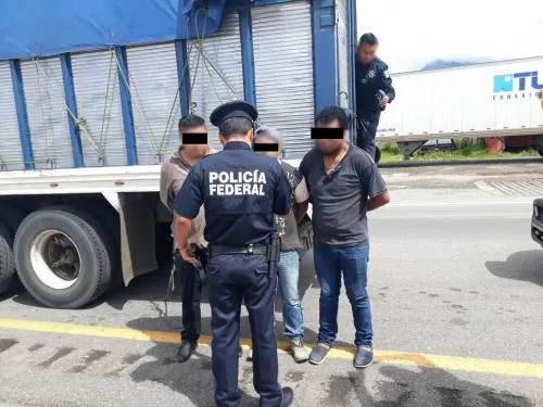 Policía Federal asegura en Puebla 800 litros de una sustancia psicotrópica