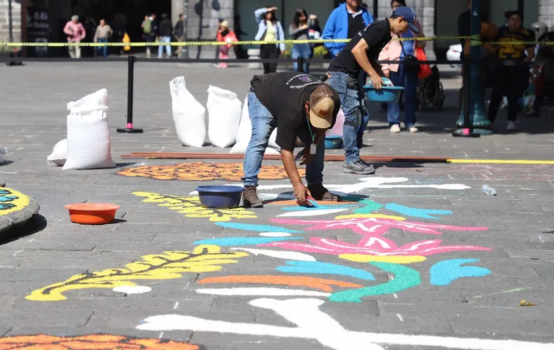 alfombra-monumental-zocalo-pue-dia-de-muertos