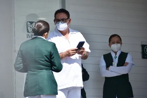 Familia de paciente Covid-19 acusa fraude de supuesto médico del IMSS