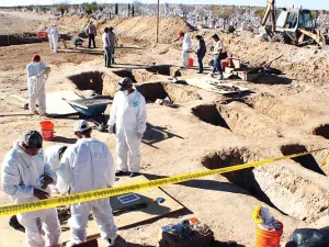 Reporta la PGR 662 cuerpos en 201 fosas; identificadas, 18% de las víctimas