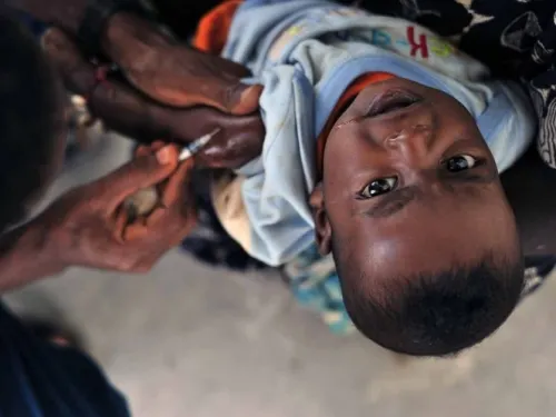 Reino Unido financiará vacunación de niños en todo el mundo