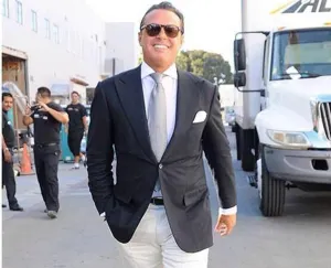 Luis Miguel dona viveres para damnificados de Acapulco, la ayuda llega en dos aviones