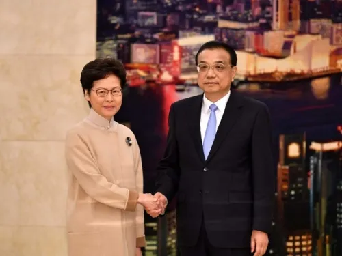 Exige China a regidora de Hong Kong que restaure el orden