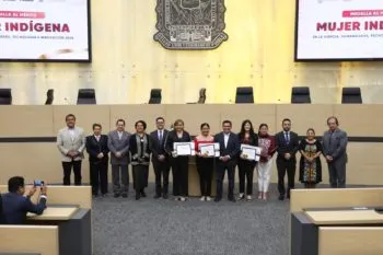 Entrega Congreso de Puebla Medalla al Mérito Mujer Indígena 2025