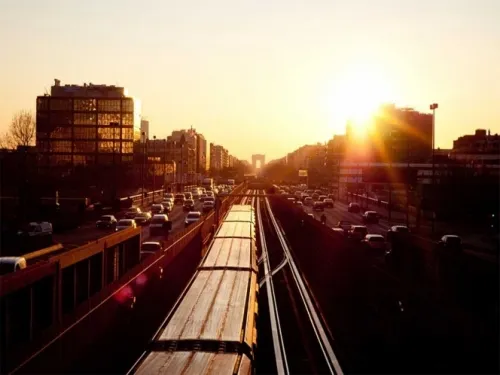 Proyecta Francia prohibir autos de gasolina y diésel en 2040