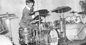 Batería de Ringo Starr se vende en 2.2 millones de dólares