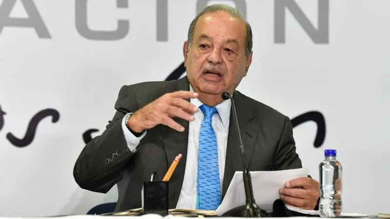 Carlos Slim Helú tiene covid-19, confirma su hijo