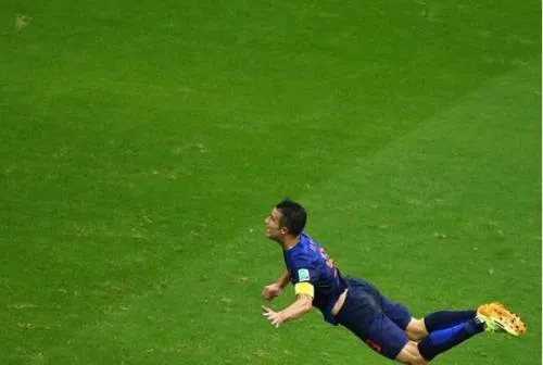 Robin Van Persie se retira del futbol