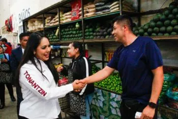 Tonantzin Fernández continúa mejorando la infraestructura de mercados y tianguis en San Pedro Cholula