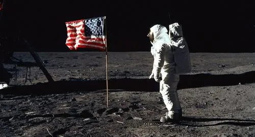 Aparecen archivos perdidos de la NASA para decir la verdad sobre la Luna