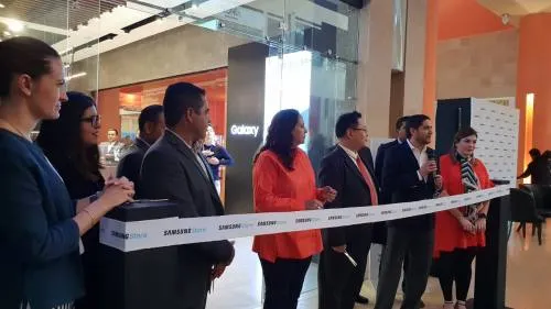 Samsung inaugura su primera tienda en Puebla